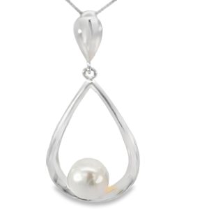 925 FW PEARL IN OUTLINE TEARDROP PEND - 53X25 - 7g <br/>10019
