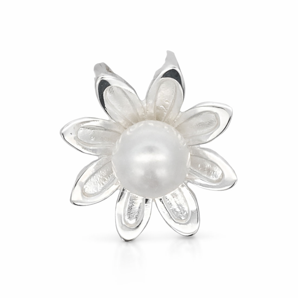925 WH FW PEARL SLIDING DAISY PEND - 26MM - 8.1g <br/>10081