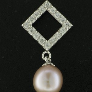 S/SILVER CZ PAVE SQ + FW PEARL PENDANT <br/>11046
