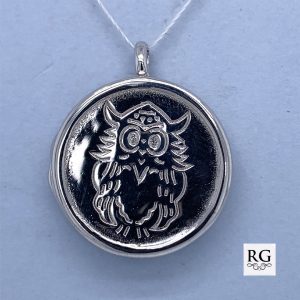 925 ENG OWL ROUND LOCKET - 22MM <br/>11409