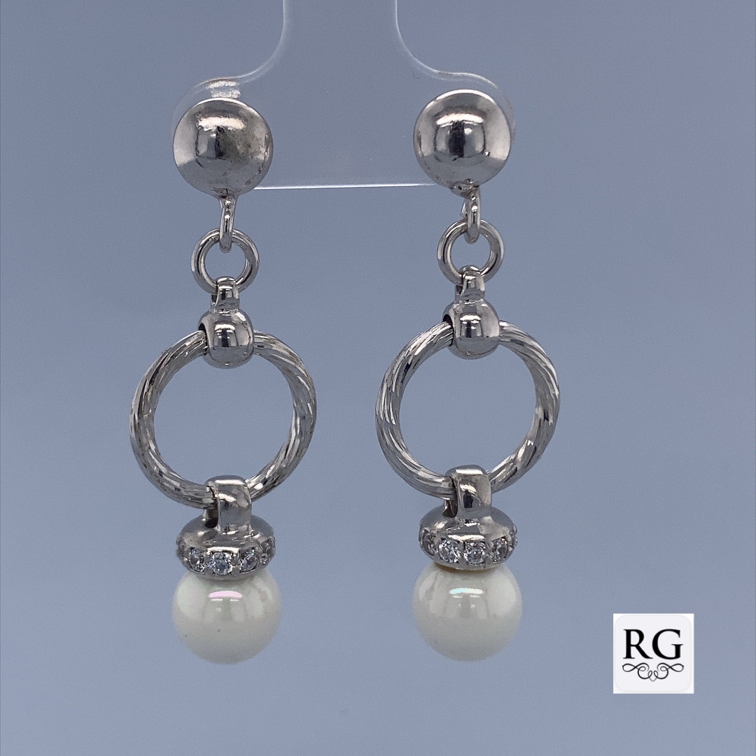 925 HANGING WH BEAD ON CIRCLE EARRINGS - 43X14 <br/>11534