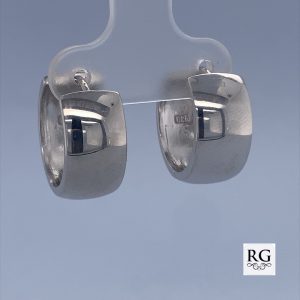 925 RH PL PLAIN BROAD HUGGIE - 17X8 - 5.3g <br/>11735