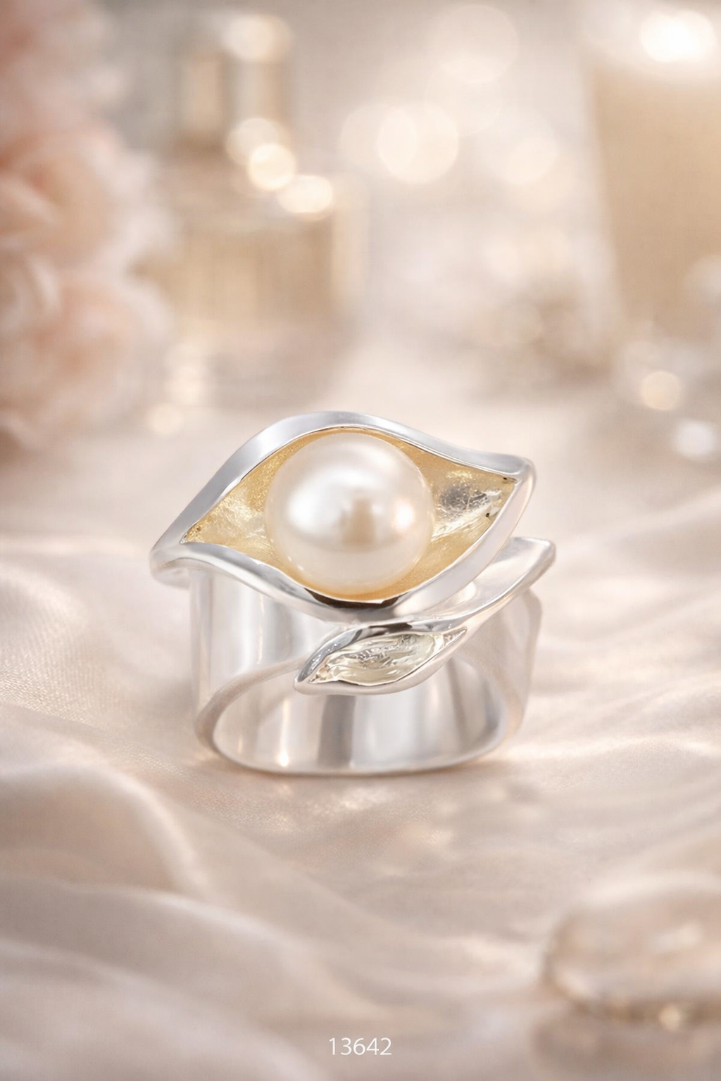 925 FW PEARL DBL LEAF CROSS OVER RING - 18MM <br/>13642 - Image 3