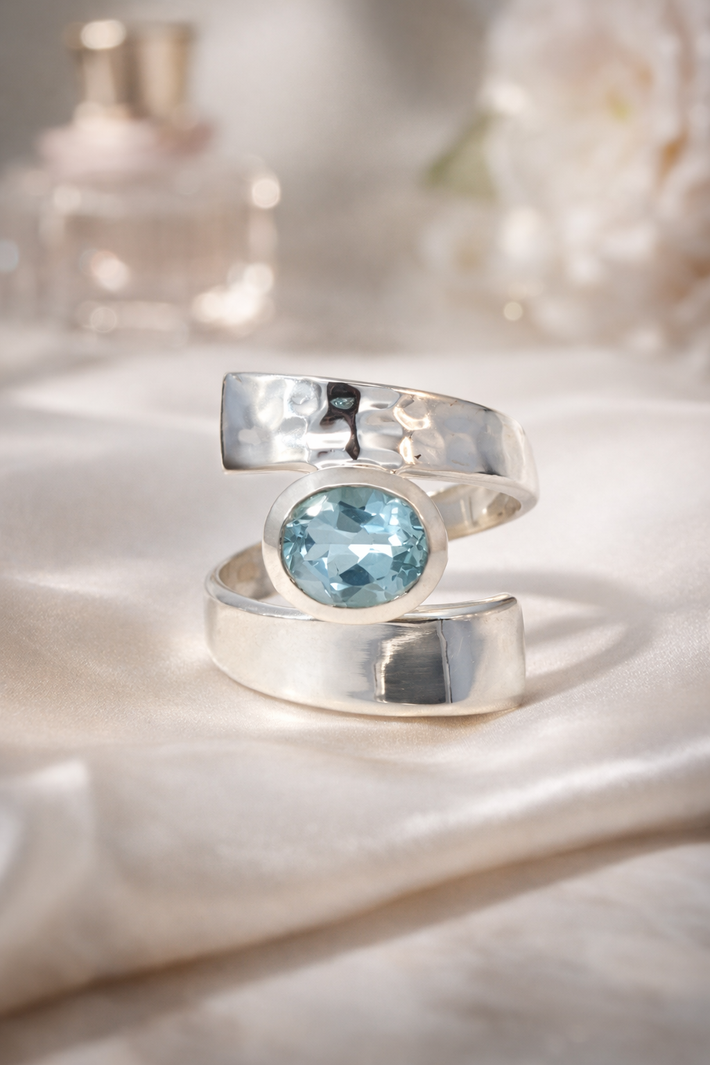 925 OV BLUE TOPAZ PL+HAMMERED CROSS OVER - 20MM <br/>13677 - Image 3