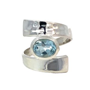 925 OV BLUE TOPAZ PL+HAMMERED CROSS OVER - 20MM <br/>13677