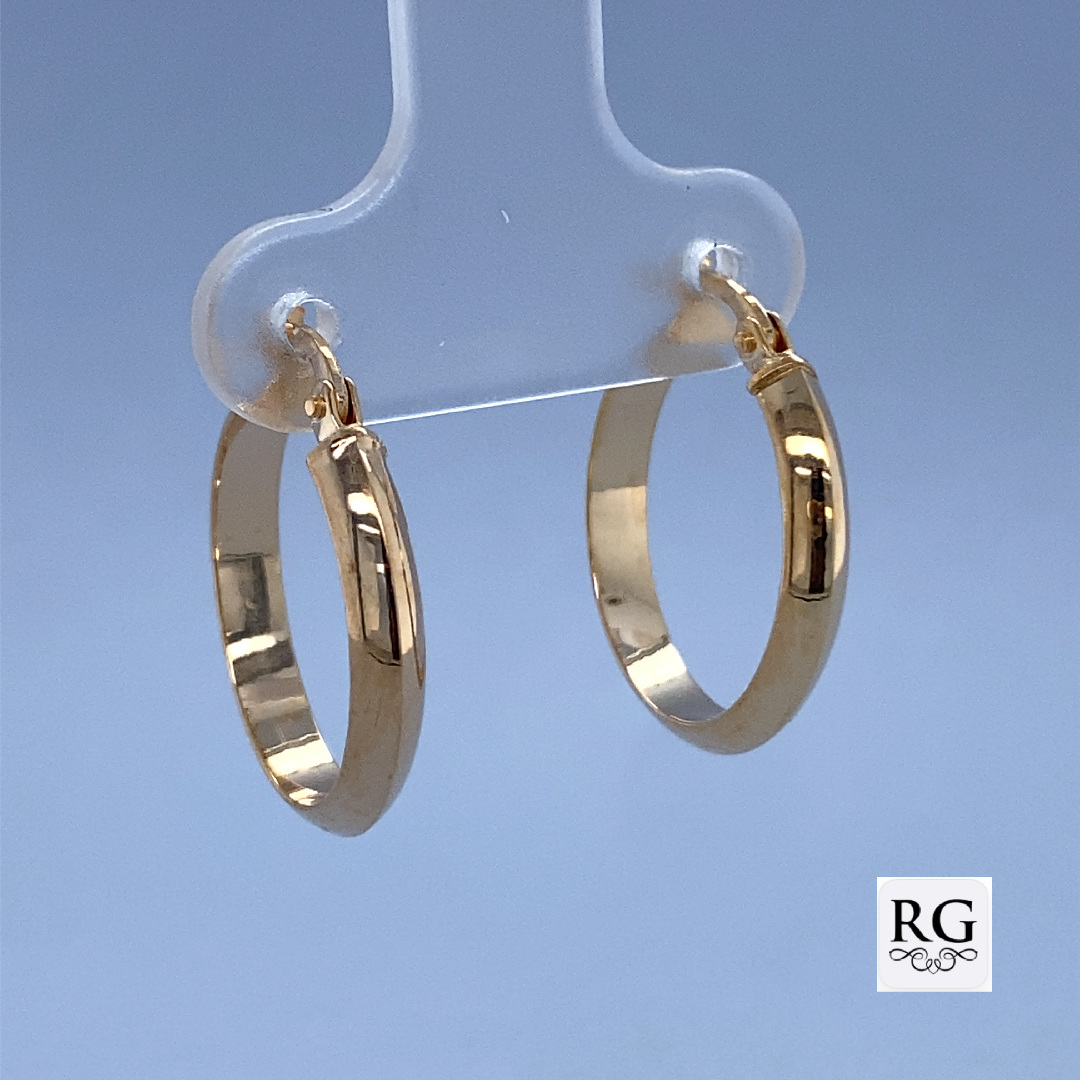 9CT YG HOLLOW D-SHAPE HINGE HOOPS - 19X3 - 1.14g <br/>1556