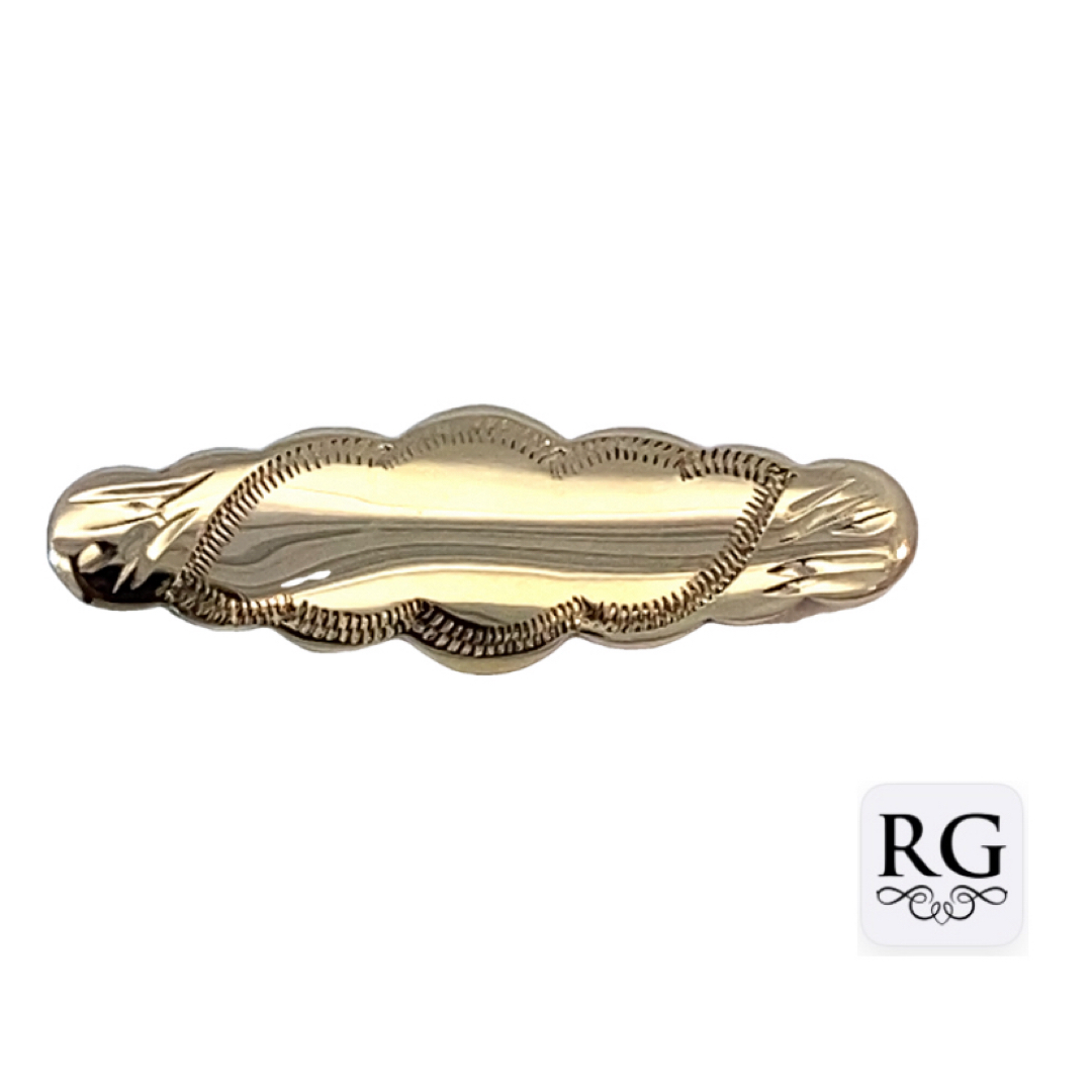 9CT YG ENG BABY BROOCH - NICKEL PIN - 13MM - 1.27g