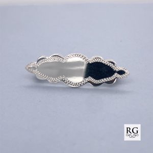 925 ENG SCALLOP BABY BROOCH - 33X11 - 3.2g <br/>M10038