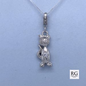925 CZ STANDING CAT CHARM - 31X8.5 - 2.68g <br/>M10041