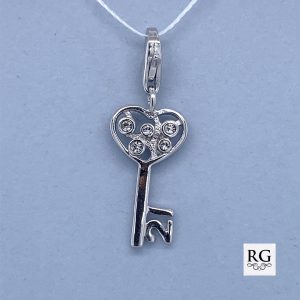 925 RH PL CZ 21st HEART KEY CHARM - 27X10 - 1.3g <br/>M10084
