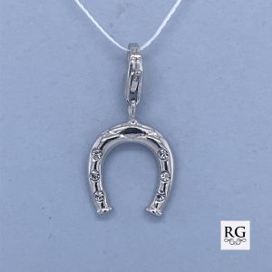 925 RH PL CZ PAVE HORSESHOE CHARM - 24X12 - 1.3g <br/>M10331