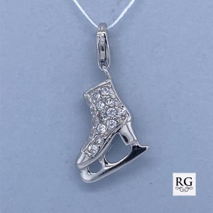 925 CZ PAVE ICE-SKATE SHOE CHARM - 27X13 - 2.9g <br/>M10338