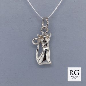 925 PLAIN SITTING CAT CHARM - 21X8 - 1.48g <br/>M10375
