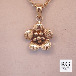 925 OXI 3D FLOWER PENDANT - 26X15 - 2.3g <br/>M10396