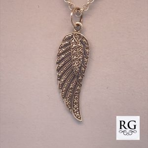 925 OXI MILLGRAIN SINGLE ANGEL WING - 38X11 1.86g  <br/>M10414