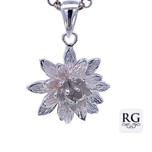 925 ETCHED PEONY FLOWER PENDANT - 27X16 - 3.2g <br/>M10461