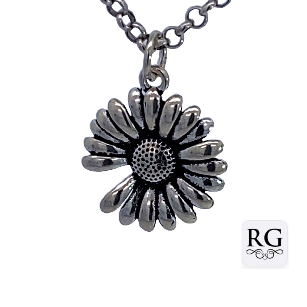925 OXI ETCHED DAISY CHARM - 20X15 - 1.24g <br/>M10477