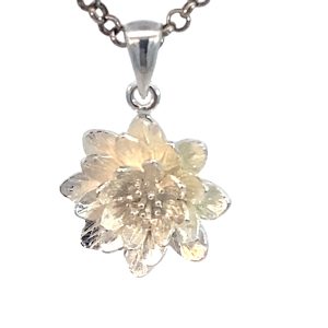 925 MATT TEXTURED 3D LOTUS FLOWER PEND 26X17 3.25g <br/>M10533