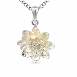 925 MATT TEXTURED 3D LOTUS FLOWER PEND 26X17 3.25g <br/>M10533