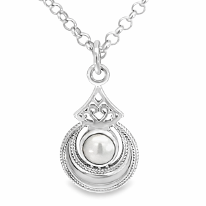 925 FW PEARL HALF MOON FILIGREE PEND - 25X12  1.8g <br/>M10566