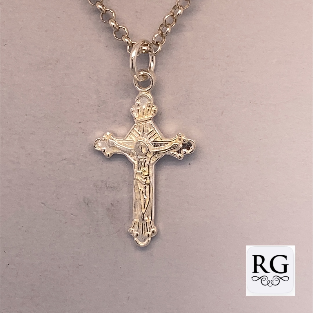 925 ETCHED CRUSIFIX SCALLOP END CROSS - 30X15 1.4g <br/>M10686
