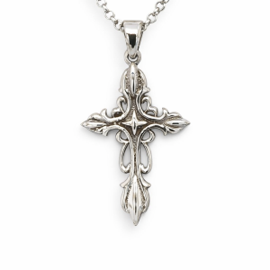 925 OXI OPEN CUT FRILLY CROSS - 43X23 - 4.05g <br/>M10690