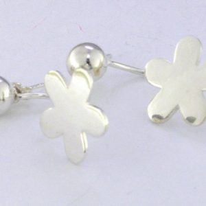 S/SILVER PL FLOWER DISC ON HOL BALL STUDS - 18+8  <br/>M11588