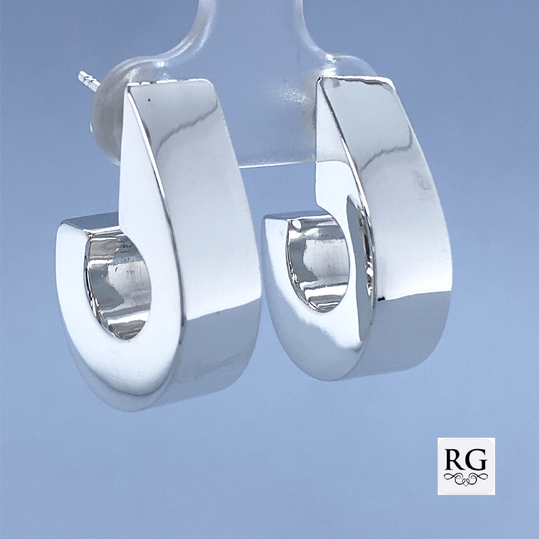 925 HOLLOW RECT TUBE OVAL HOOPS - 23X7 - 4.5g <br/>M11764