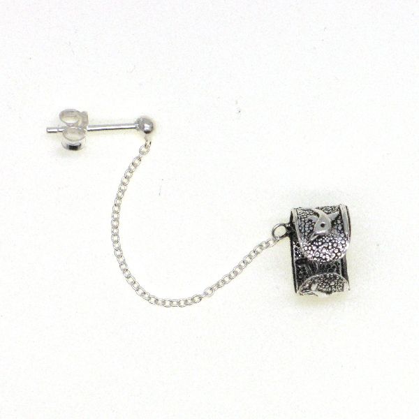 925 OXI DOLPHIN ETCHED ON CHAIN EARCUFF <br/>M11776