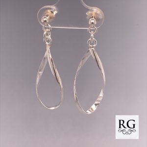 925 OPEN TEARDROP TWIST DROP EAR - 42X12 - 1.85g <br/>M12028