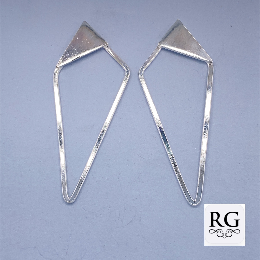 925 GEO TRIANGLE OUTLINE DROP EAR - 48X20 - 4.1g <br/>M12031