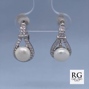 925 CZ PAVE FW PEARL LEVER BACK EAR - 17X10 - 3.1g <br/>M12179