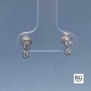 925 DBL CZ TUBE SET DROP STUDS - 7X4 - 0.73g <br/>M12249