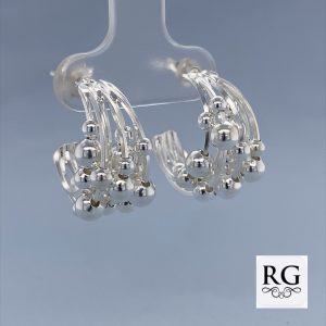 925 SLIDING BALLS ON 7 STRAND C-HOOPS - 17X11 5.8g <br/>M12256