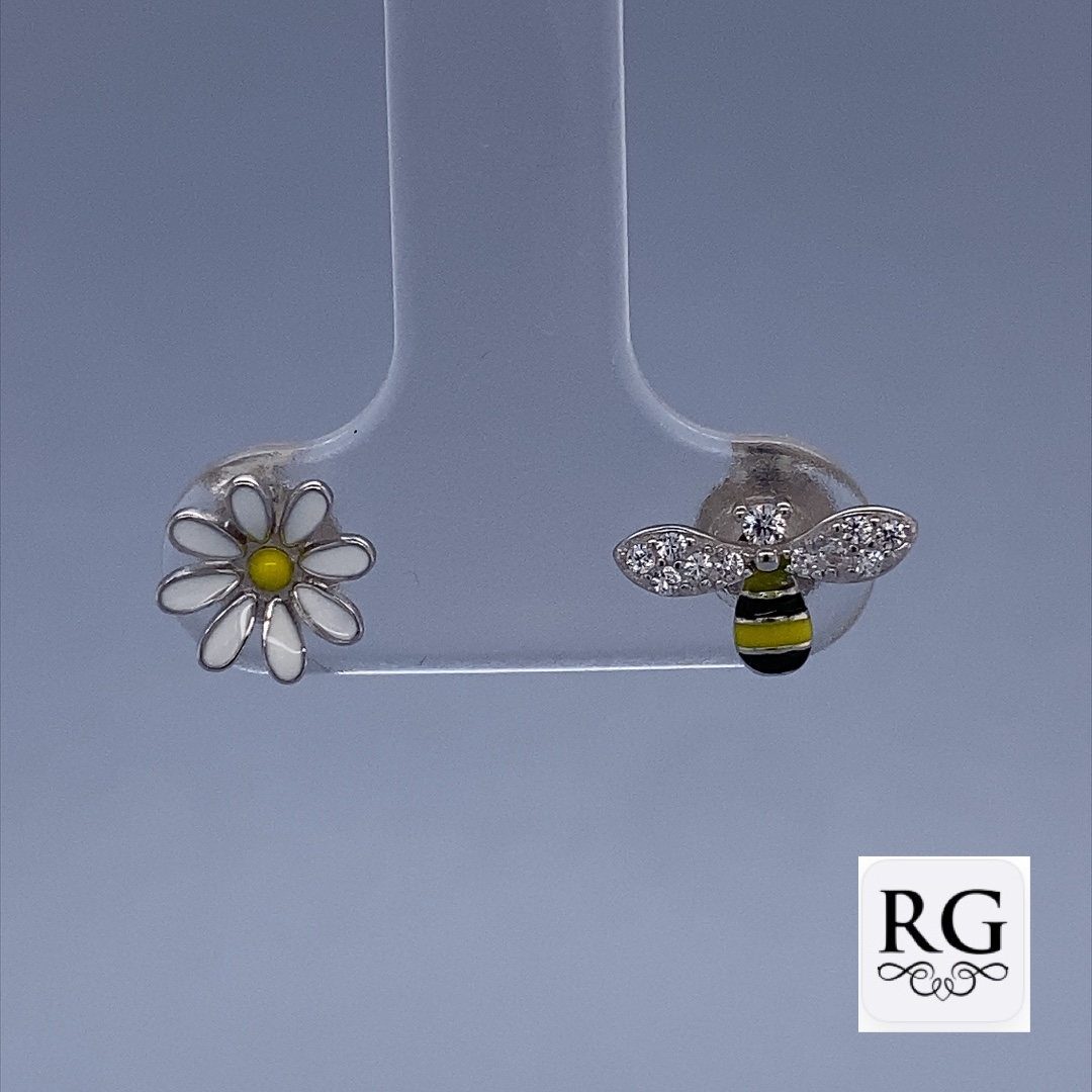 925 Y+W+B ENAMEL CZ PAVE DAISY+BUMBLE BEE STUDS <br/>M12313