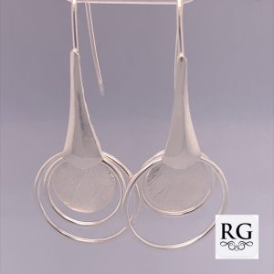 925 SCRATCHED DISC DBL CIRCLE DROP EAR 50X20 6.3g  <br/>M12422