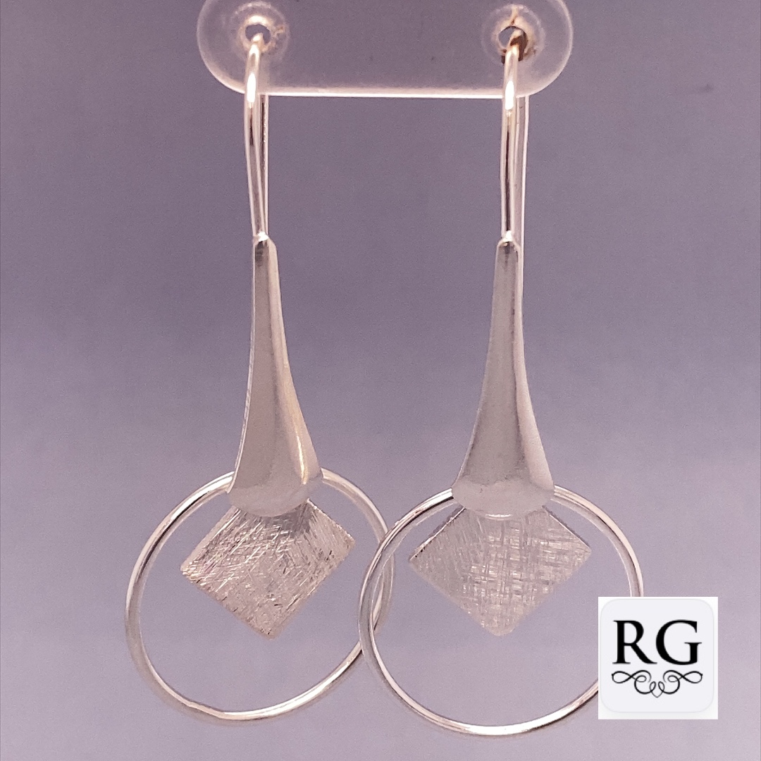 925 SCRATCHED SQ DISC CIRCLE DROP EAR 52X22 5.4g <br/>M12423