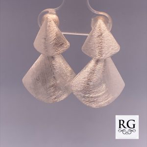 925 SCRATCHED DBL LAYER TEARDROP EAR - 33X20 - 5g <br/>M12434