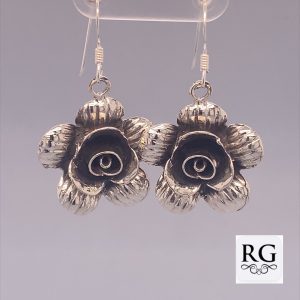 925 OXI 3D TEXTURED FLOWER DROP EAR - 37X21 - 9.5g <br/>M12437