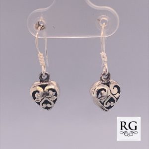 925 OXI PUFF FILIGREE HEART DROP EAR - 26X9 - 2.3g <br/>M12452