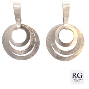 925 TRIP SCRATCH CIRCLES BAR DROP EAR - 48X31 - 7g <br/>M12587