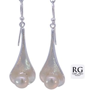 925 FW PEARL SCRATCHED LILY DROP EAR - 50X15 8.2g <br/>M12867