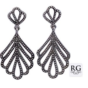 925 OXI MILLGR OPEN CUT ANTIQUE T/DROP EAR  38X18  <br/>M12871