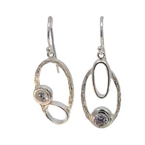 925 CZ OPEN OVAL CONTEMPORARY EAR - 38X15 - 5.2g  <br/>M12985
