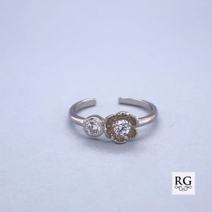 925 CZ FLOWER TOE RING - 6.5MM - 1.11g <br/>M13413