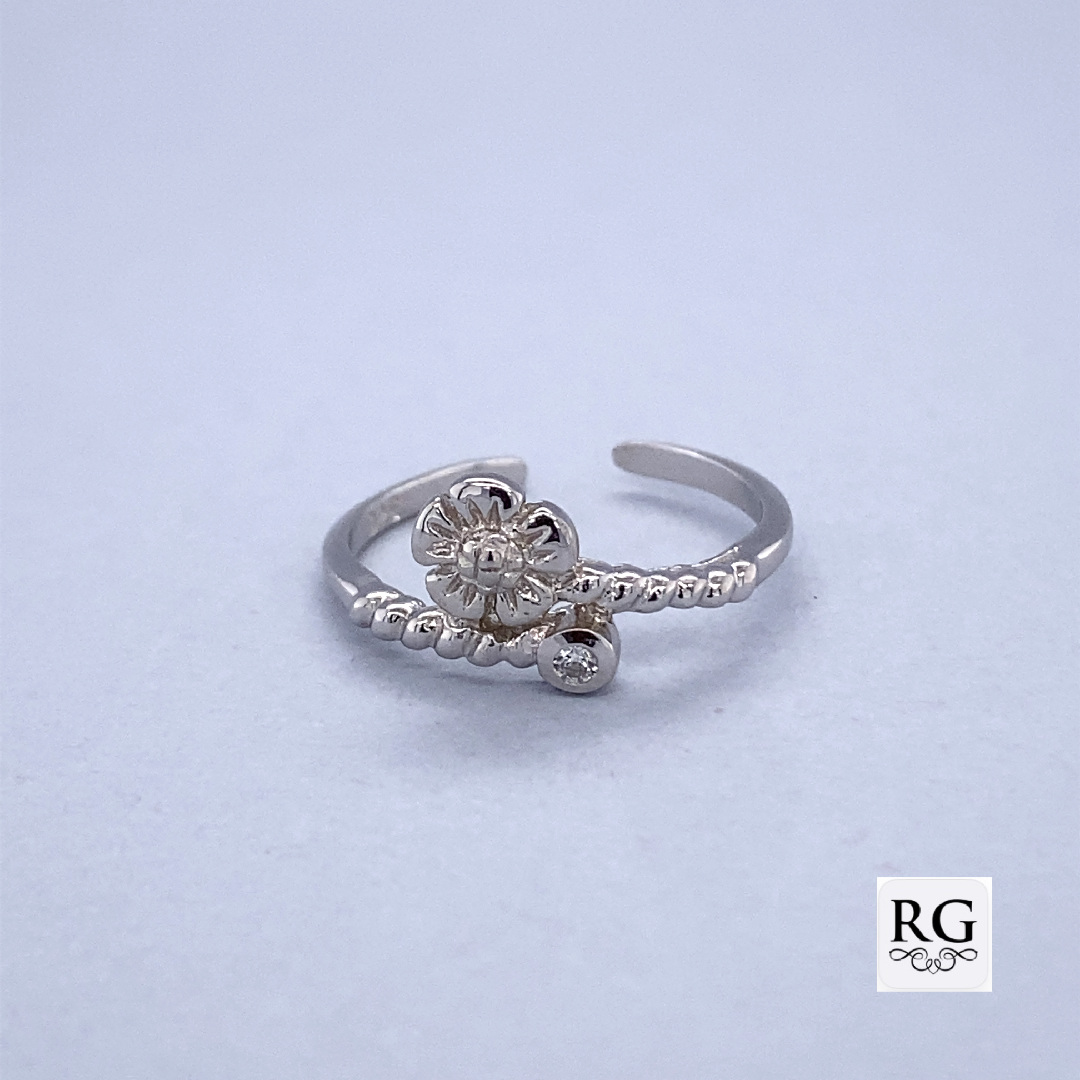 925 CZ FLOWER MILLGRAIN TOE RING - 8MM - 1.1g <br/>M13414