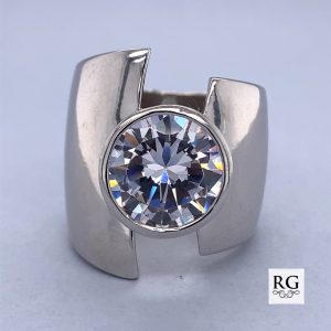 925 CZ TUBE SET BULKY FOLD OVER RING - 25MM <br/>M13528