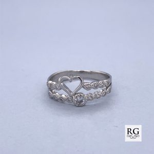 925 CZ PAVE HEART DBL BAND RING - 8MM  <br/>M13548