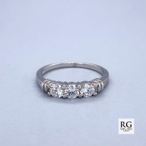 925 TRIP CZ CLAW SET RING - 4MM <br/>M13551