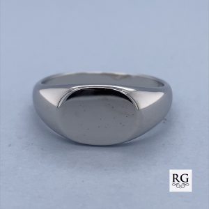 925 PLAIN OVAL MENS SIGNET RING - 9MM <br/>M13700